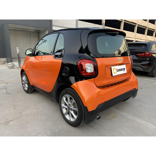 奔驰 smart 1.0L 52千瓦 硬顶灵动版 【长租-北京】 商品图4