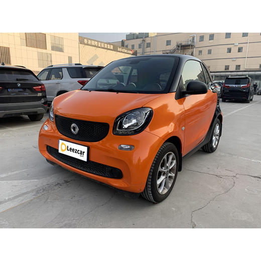 奔驰 smart 1.0L 52千瓦 硬顶灵动版 【长租-北京】 商品图1