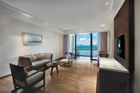 行政套房（后排4F-6F一房一厅一张大床）