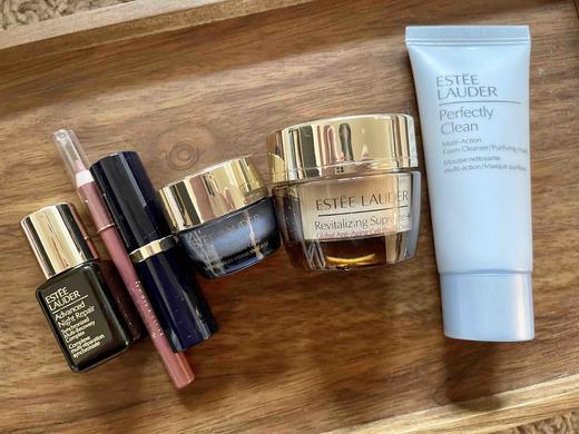 最后1套！Estée Lauder 雅诗兰黛明星款礼包7件套 送免费沙滩包 商品图3