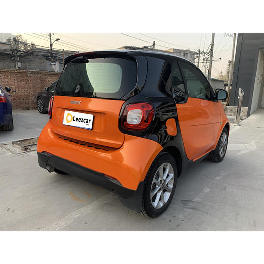 奔驰 smart 1.0L 52千瓦 硬顶灵动版 【长租-北京】 商品图3