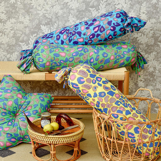 多彩豹纹系列圆柱形糖果枕纯棉孕妇侧睡抱枕 商品图0