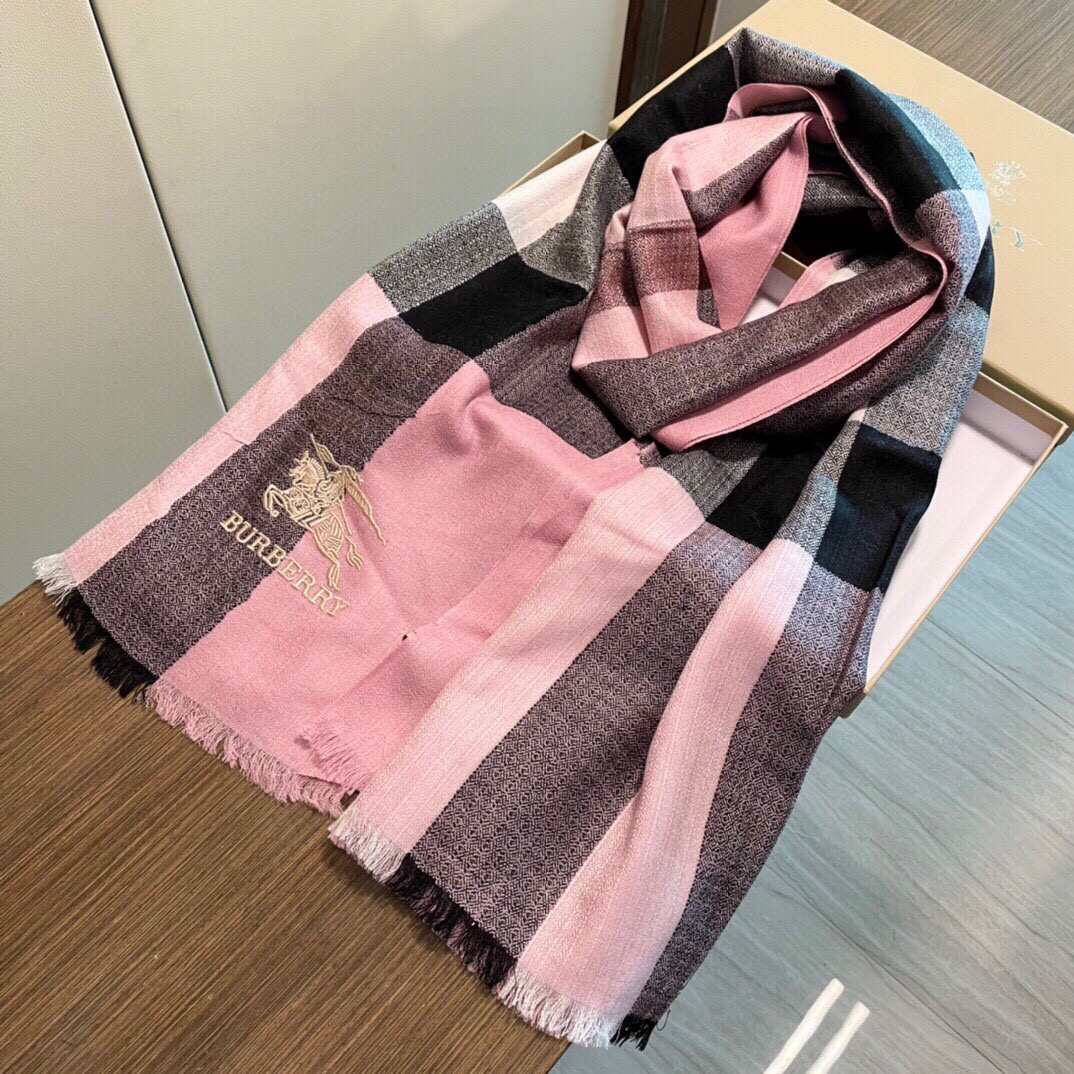 秋冬特惠90320 巴宝莉采用经典原版马标工艺绣马 纯正客供克什米尔