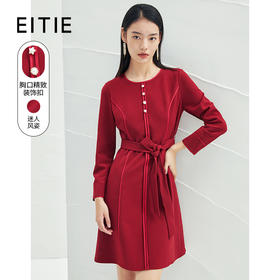 EITIE爱特爱春季新款胸口精致装饰扣时尚优雅系带连衣裙A2207907