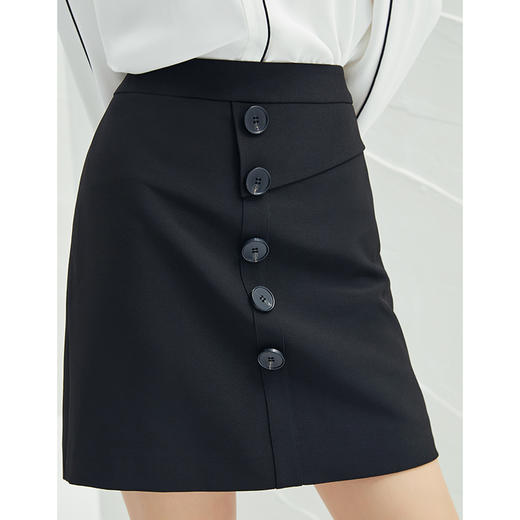 EITIE爱特爱春季新款时尚复古A字显瘦简约百搭高腰单排扣干练半身裙A2206909 商品图4