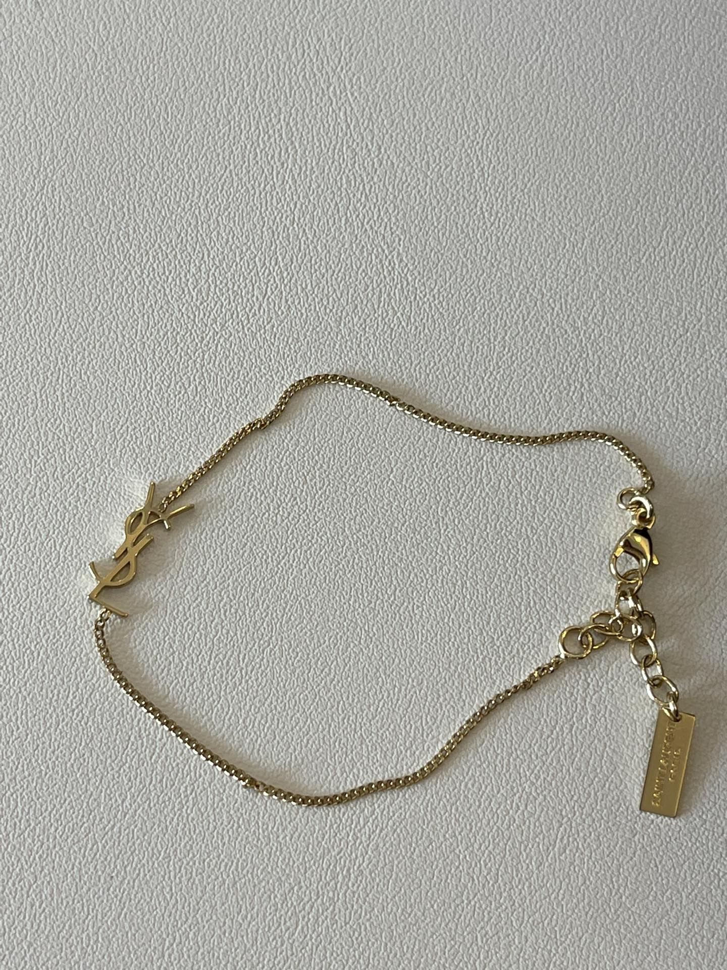 ysl字母吊坠手链 黄铜镀金材质 72157天发货!