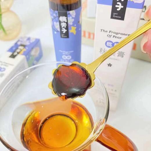 周四取货：【桃夫子枇杷秋梨膏挤压瓶】一盒130克，熬好的梨膏高倍浓缩，滋颜，色泽清亮，没有任何杂质与添加，一拉成丝，滴水成珠！ 商品图4