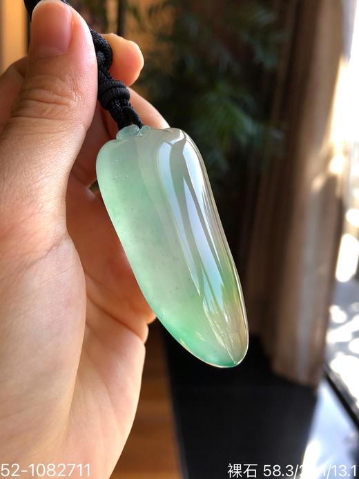52-1082711，飘翠福瓜裸石，具体价格微信咨询 商品图3