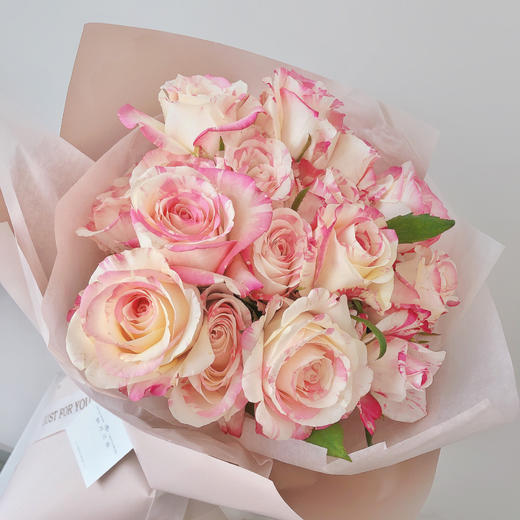 霓裳玫瑰【一曲霓裳尽，天涯同归永不离】简小姐精选 新品 玫瑰霓裳9+1枝(防花损）2件包邮 下单后3天内发货 商品图9