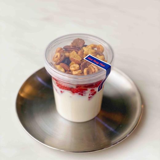 草莓谷物酸奶 商品图1