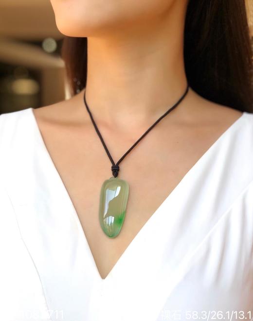 52-1082711，飘翠福瓜裸石，具体价格微信咨询 商品图4