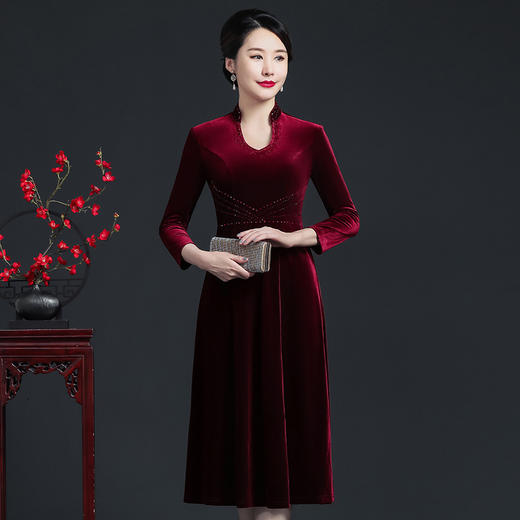 上海旗袍厂JC-62193婚礼妈妈礼服秋冬新款连衣裙洋气喜婆婆金丝绒婚宴装 商品图3