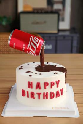 可乐造型蛋糕