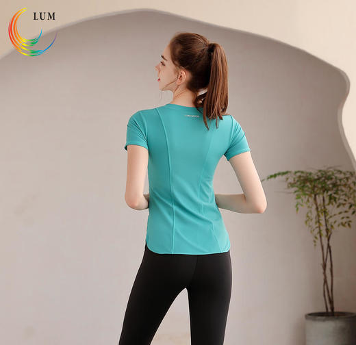 LUM39773露檬瑜伽运动短袖轻薄双面布（含胸垫） 商品图3