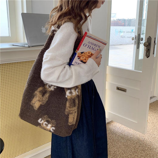 2021新款卡哇伊包包冬季百搭毛绒小熊背心包韩风复古可爱大学生单肩包仿羊羔毛女包 商品图2