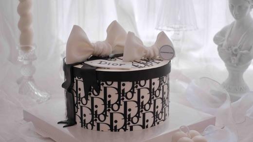 轻奢系列 | DIOR半翻糖蛋糕（奶油水果蛋糕体，务必提前三天预定） 商品图2