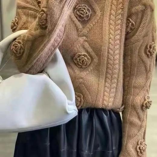 立体玫瑰钩花麻花套头毛衣女2021秋冬新款百搭慵懒风套头针织衫潮 商品图5