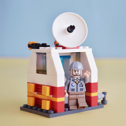 【礼盒装】古迪8815积木航天积木飞机发射中心679pcs益智拼插玩具 航天飞机发射中心/神舟-十号/探路登陆车/亚特兰蒂斯发射中心/大力神火箭装载车 商品图2