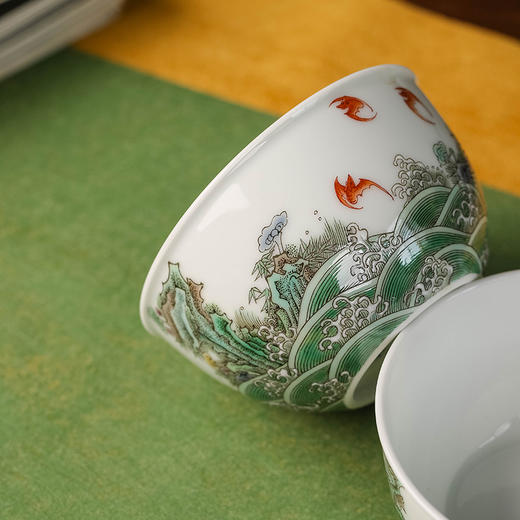 古彩寿山福海卧足杯 商品图3