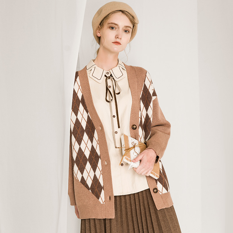 Famecoco范可儿v领毛衣外套开衫女学院风上衣冬F218DA001