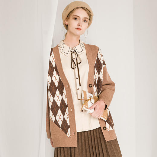 Famecoco范可儿v领毛衣外套开衫女学院风上衣冬F218DA001 商品图0