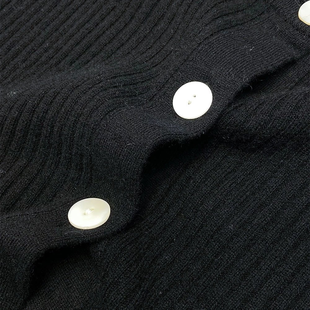 小心机设计感错位纽扣门襟纯色羊绒针织开衫女圆领长袖,女士针织衫