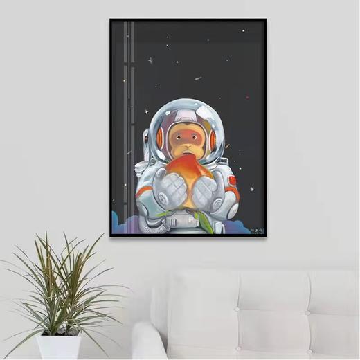 陈建周版画《宇航员与大桃子》 商品图1