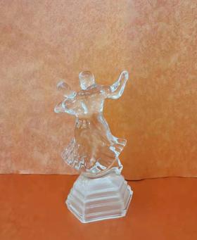 5F隆昌瓷器摆件