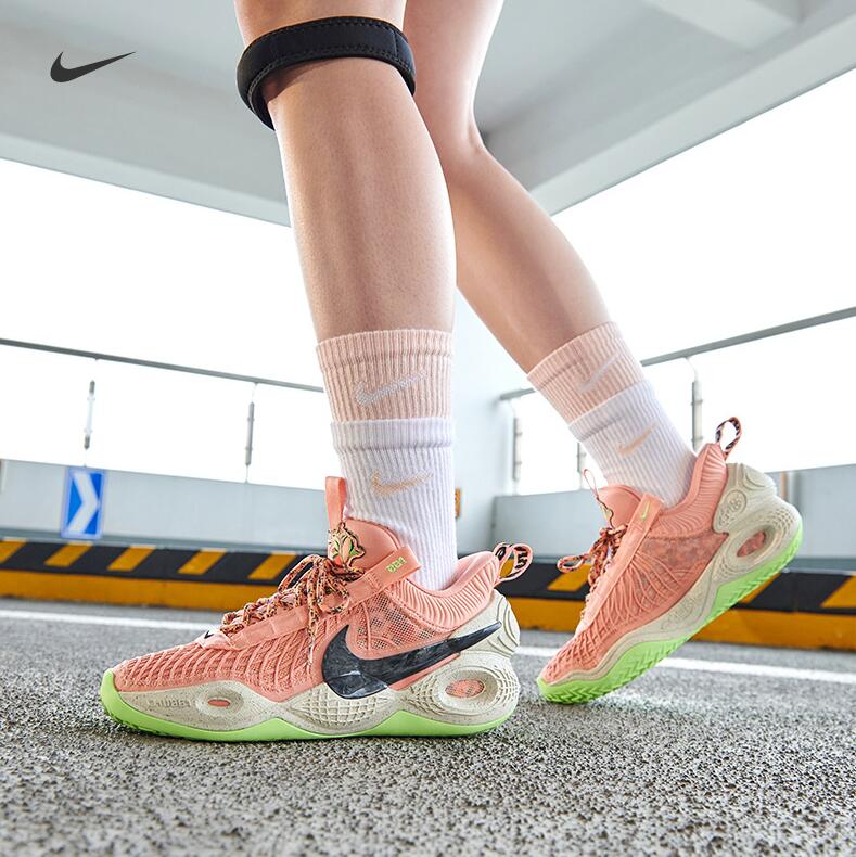 Nike  COSMIC UNITY EP 环保材质男子篮球鞋