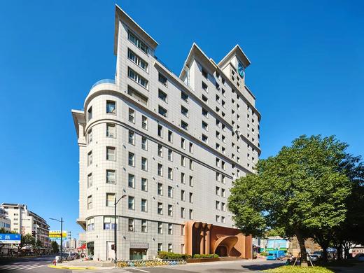 ★咫尺豫园★￥1199起/晚 《上海外滩花间堂·愉园》景观房+早餐+浦江游船，享酒店内特色活动、精美旅拍！感受海派文化，俯瞰浦江两岸绚丽灯光！有效期至2025年12月30日 商品图0