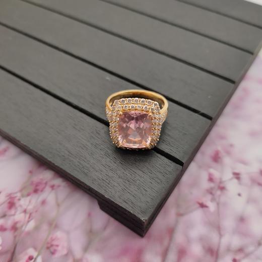 18K镶嵌摩根石戒指 商品图2