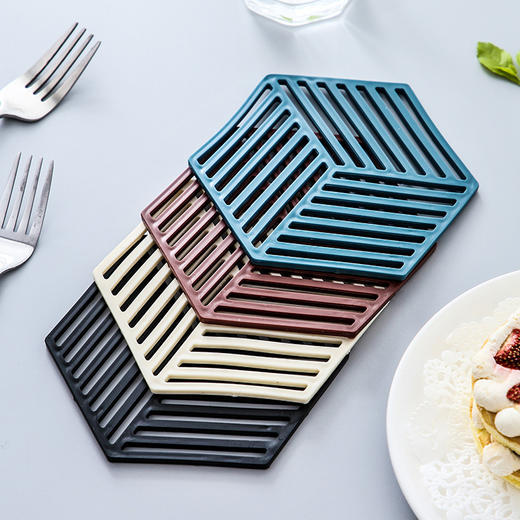 创意六边形硅胶餐桌垫隔热垫 北欧几何防烫垫碗垫厨房镂空杯垫 商品图2
