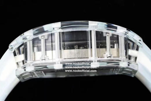 RM Factory重现理查德米勒的非凡运动品质
实现材料创新与钟表架构层面的融合，推出一代传奇RM12-01陀飞轮蓝宝石透明版 商品图7