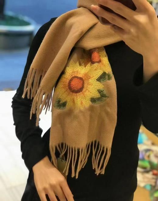优品堂《向日葵》羊毛刺绣围巾 商品图6