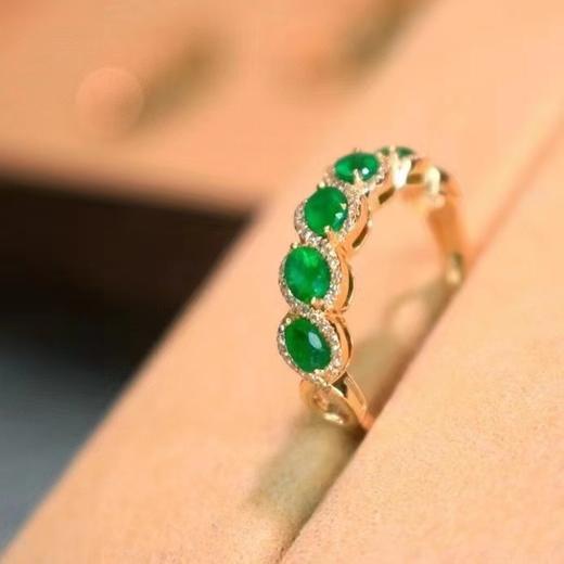 18K镶嵌祖母绿戒指 商品图0