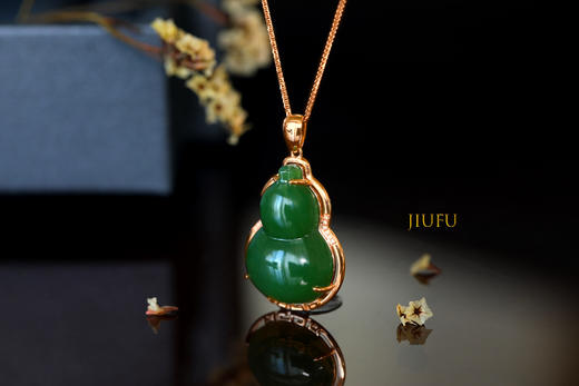 18K玫瑰金和田玉（碧玉）镶钻吊坠--单面葫芦18*25mm/阳绿 商品图1