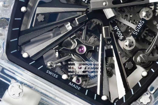 RM Factory重现理查德米勒的非凡运动品质
实现材料创新与钟表架构层面的融合，推出一代传奇RM12-01陀飞轮蓝宝石透明版 商品图4