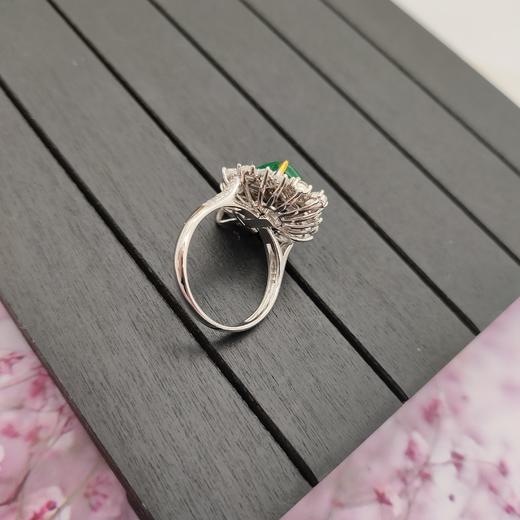 18K镶嵌祖母绿戒指 商品图3