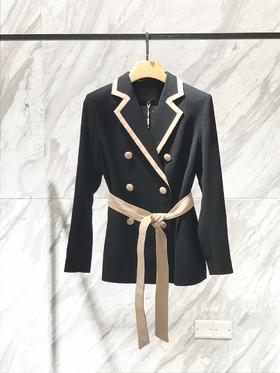 粉镶边绑带西装