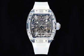 RM Factory重现理查德米勒的非凡运动品质
实现材料创新与钟表架构层面的融合，推出一代传奇RM12-01陀飞轮蓝宝石透明版