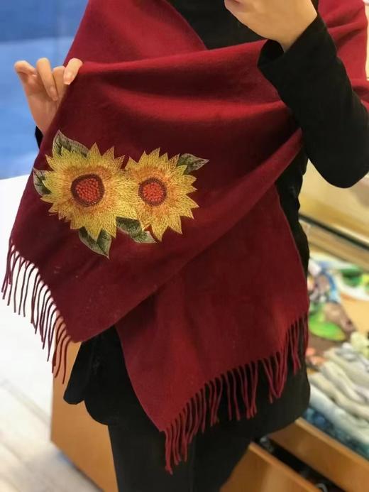 优品堂《向日葵》羊毛刺绣围巾 商品图1