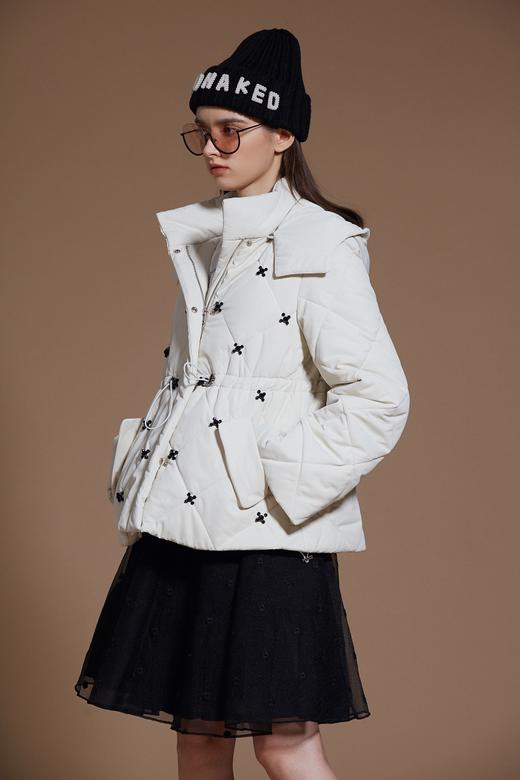 白色手工订制黑钻花收腰棉服 商品图5