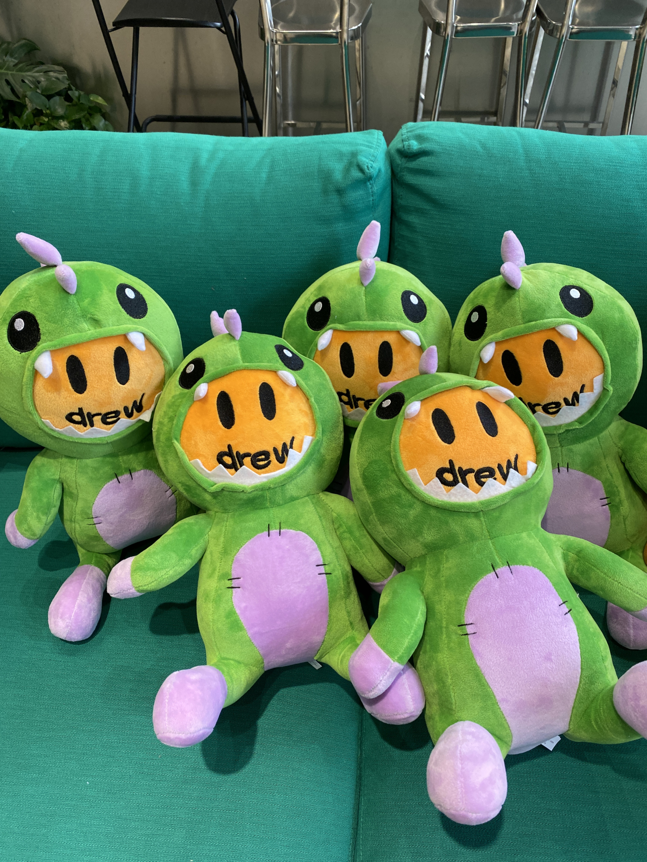 drew house plush dino比伯限量毛绒公仔2款 pj539