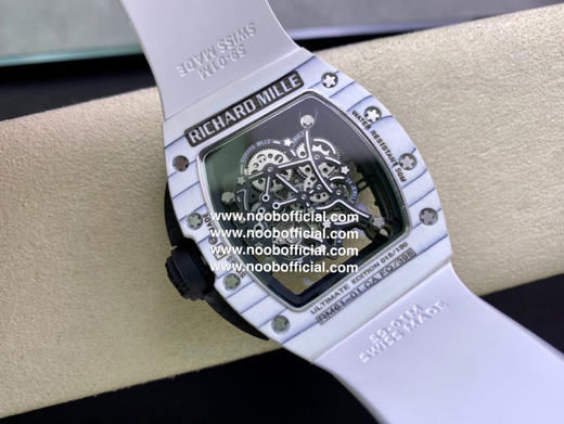 RICHARD MILLE 理查德米尔--全碳纤维「RM61-01终极跑道」再次与牙买加短跑运动员 Yohan Blake 合作设计，独特的非对称式表壳传递出动力与速度感 商品图6
