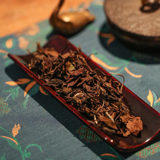 小茶婆婆昆仑煮雪铁罐装八年珍藏老白茶甜润枣香180克 商品图1