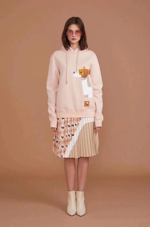 呆萌狗狗印花宽松款连帽卫衣 商品图0