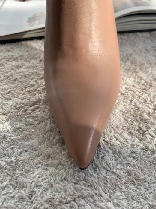 【断码特惠不退换】优雅女王风的一款细跟及踝短靴‖亚历山大w 同工厂同材质 秀气尖头 進口头层胎牛皮材质 镐级感 8公分细跟 凸显女人味 360无si角优美鞋楦  脚感只有4-5公分的样子 商品图10