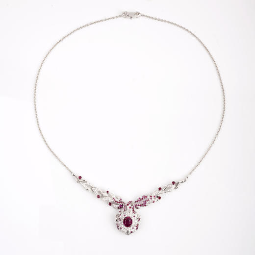 「五行」系列之“火”红宝石钻石项链戒指两戴款
无烧GRS主证鸽血红红宝石2.03克拉，
18k白金19.74克

副石钻石1.5克拉，红宝石1.38克拉 商品图9