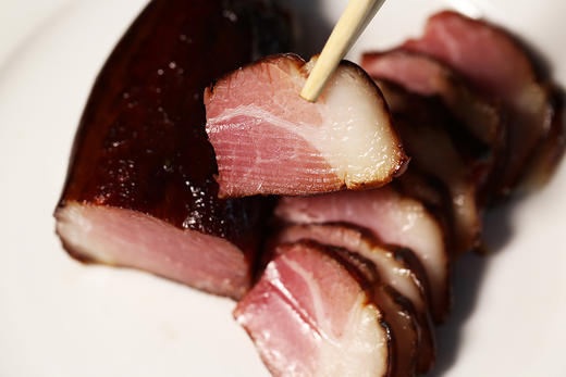 【云南黑土猪腊肉】农家自制 烟熏土猪 肥瘦相间 正宗腊味，多买多优惠 商品图1