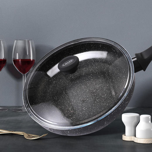 【意大利进口麦饭石不沾炒锅】欧洲品质意大利进口六层不沾黑科技搪瓷不粘煎炒锅 商品图1